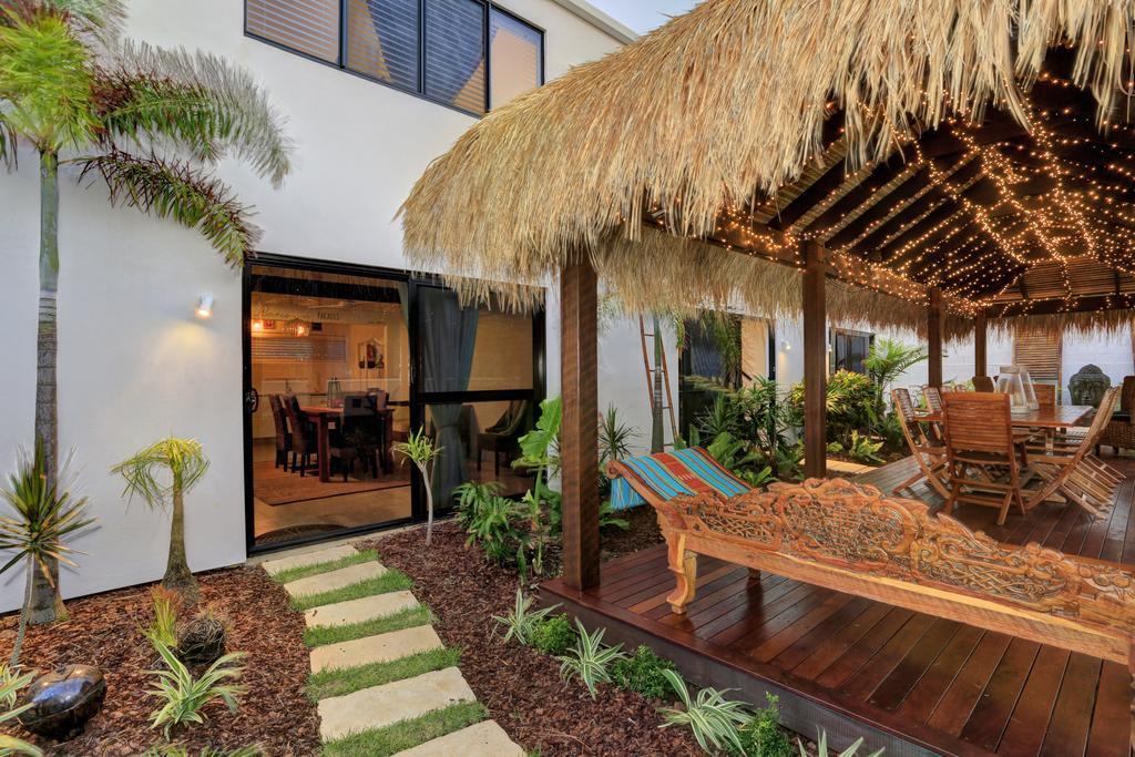 Zen Beach Retreat Hotel Bargara Esterno foto