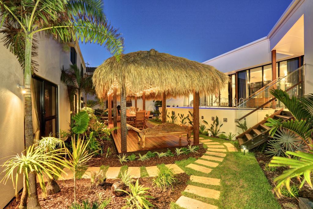 Zen Beach Retreat Hotel Bargara Esterno foto